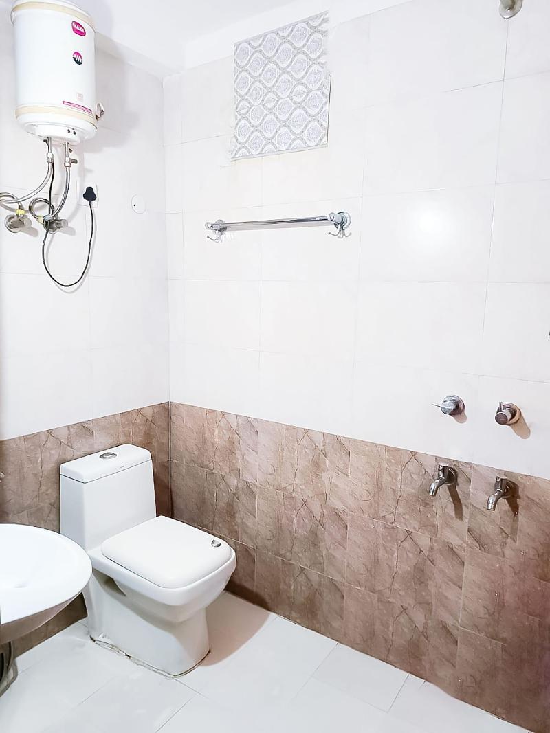 Roomshala 118 Hotel Acclaim 7 Sky image
