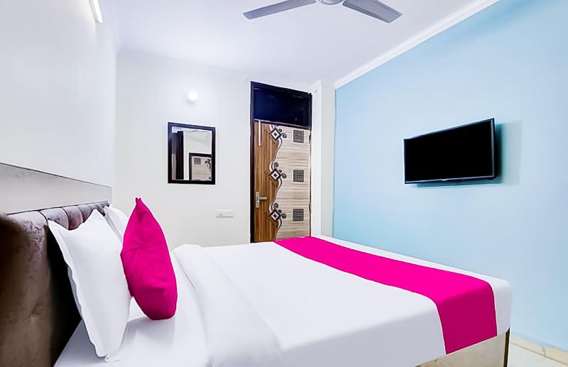 Roomshala 118 Hotel Acclaim 7 Sky image