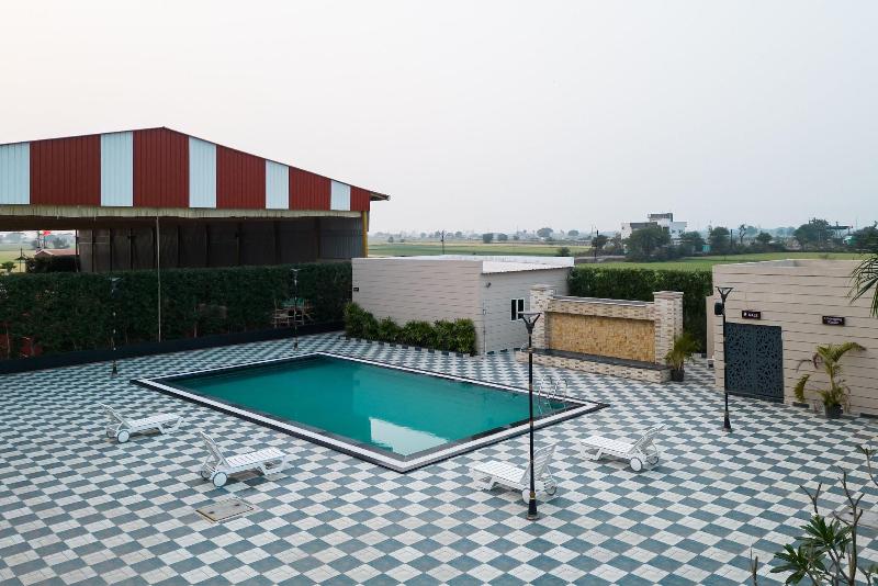 Gaurison Hotel Resort