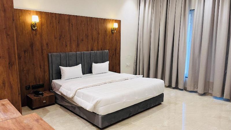 Gaurison Hotel Resort