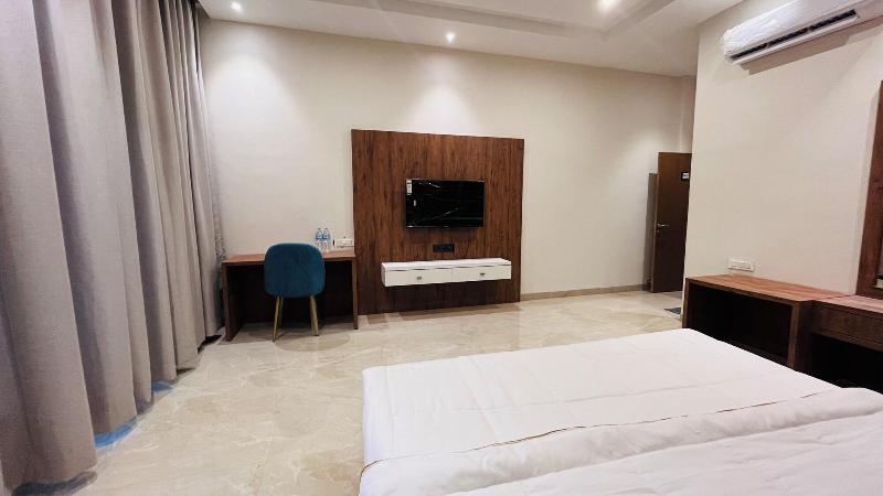 Gaurison Hotel Resort