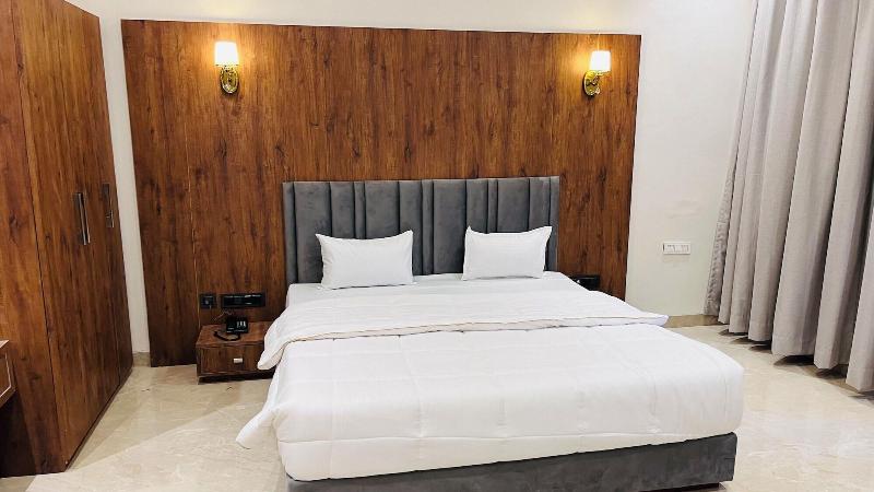 Gaurison Hotel Resort