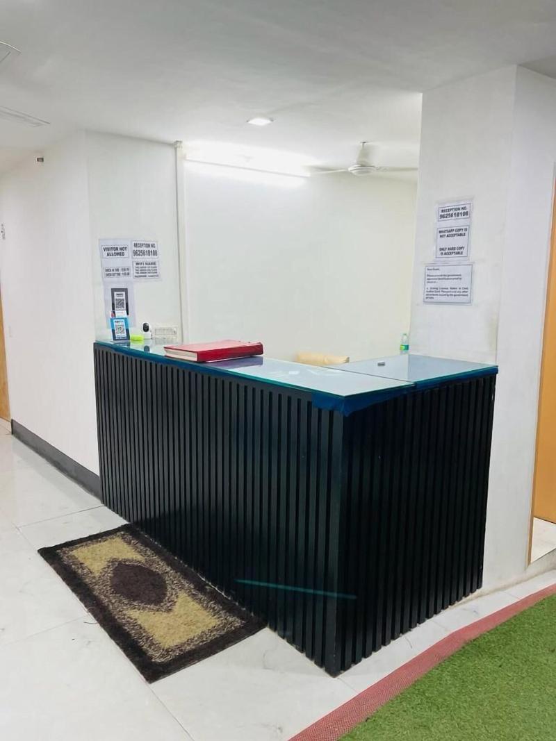 Hotel Rasso Inn Tuglakabad Extn image