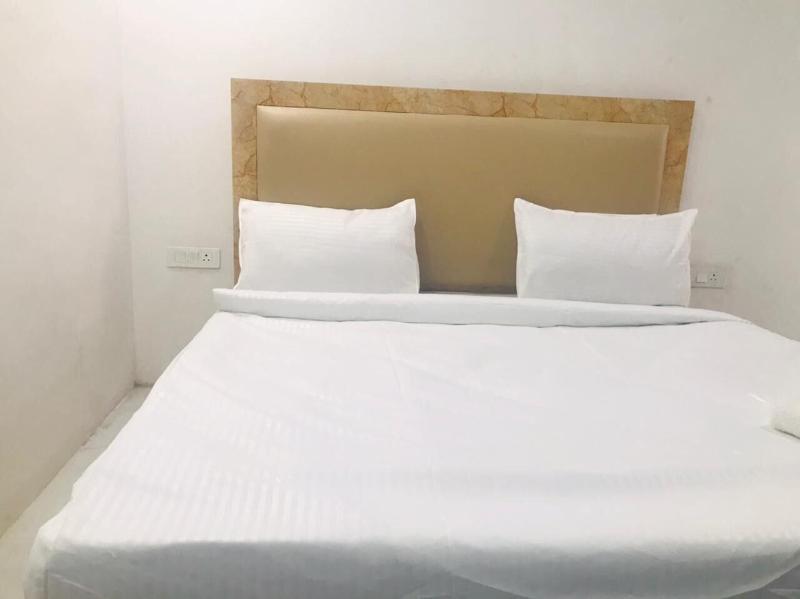 Hotel Rasso Inn Tuglakabad Extn image