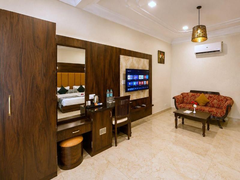 Red Tullip Md Valley Resort And Spa image