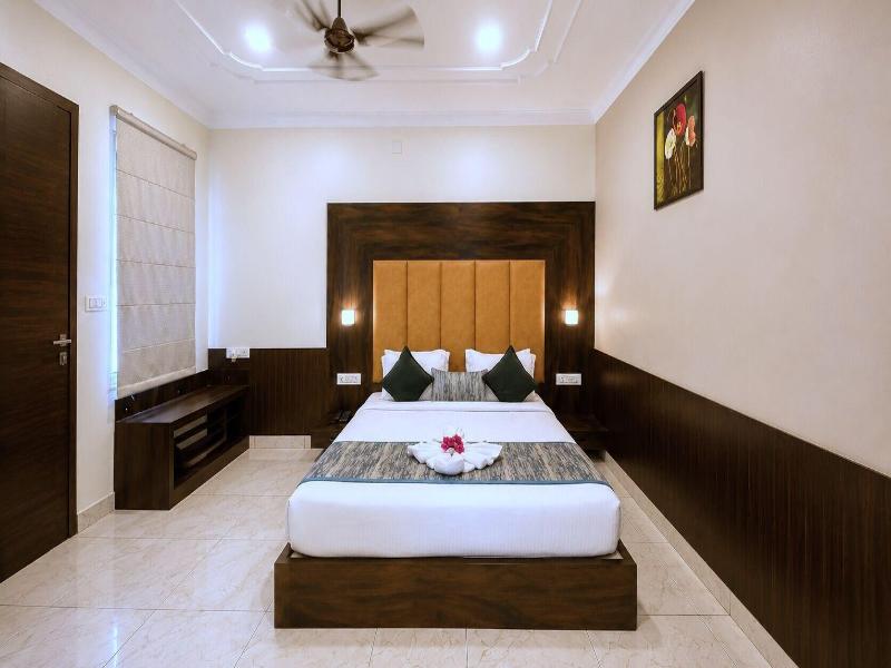 Red Tullip Md Valley Resort And Spa image