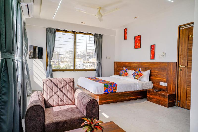 Fabhotel Crystal Inn image