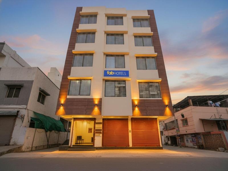 Fabhotel Crystal Inn image
