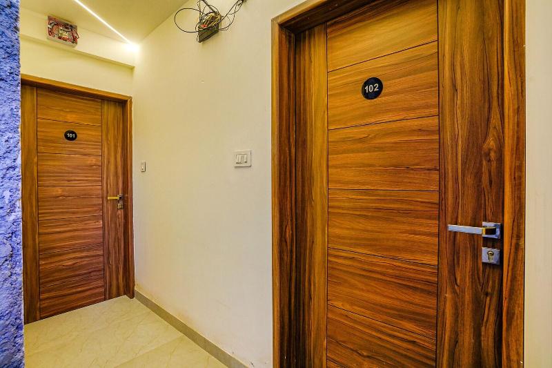 Fabhotel Crystal Inn image