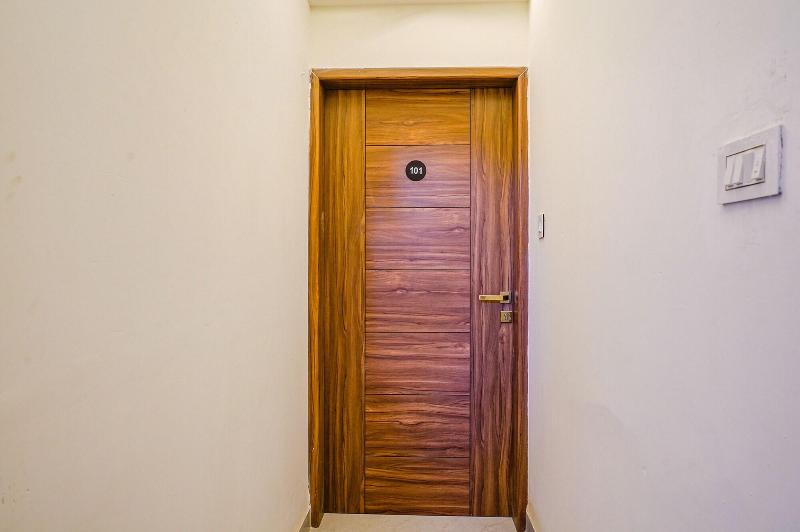 Fabhotel Crystal Inn image