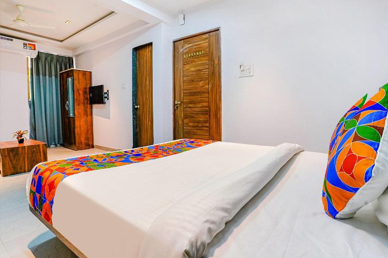 Fabhotel Crystal Inn image