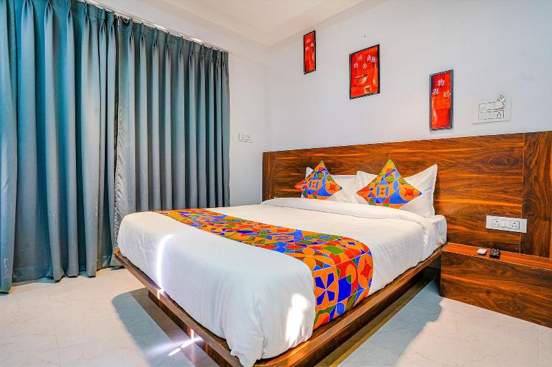 Fabhotel Crystal Inn image