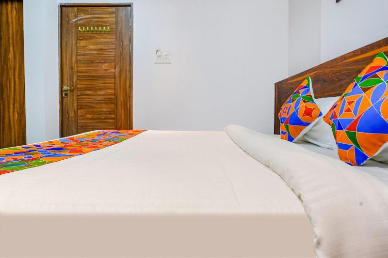 Fabhotel Crystal Inn image