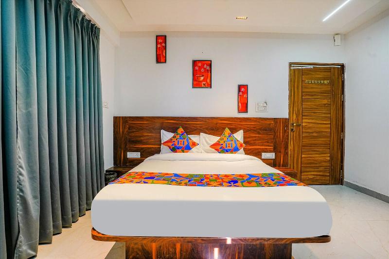 Fabhotel Crystal Inn image