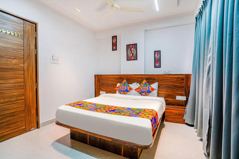 Fabhotel Crystal Inn image
