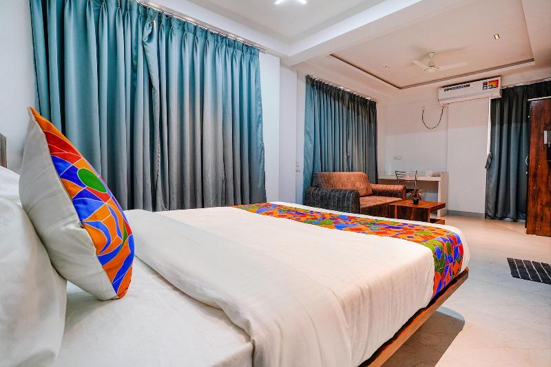 Fabhotel Crystal Inn image