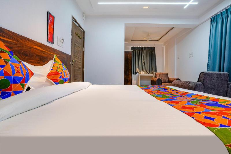 Fabhotel Crystal Inn image