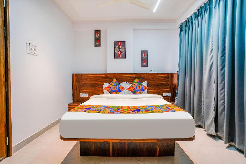 Fabhotel Crystal Inn image
