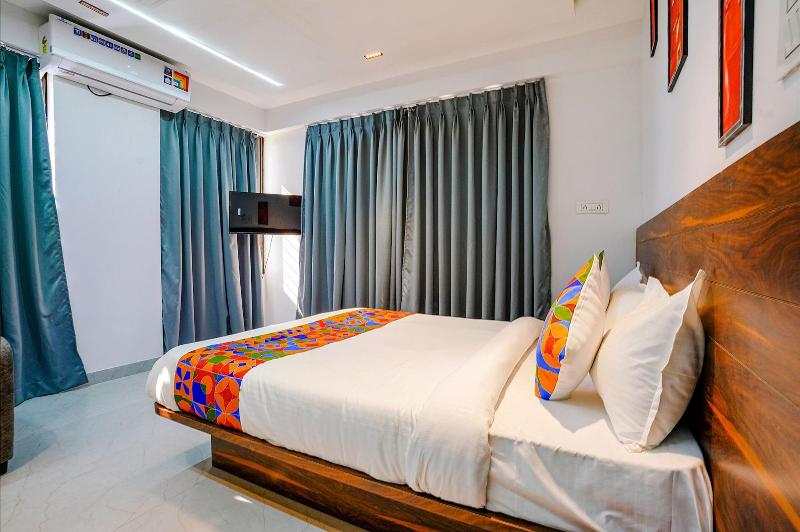 Fabhotel Crystal Inn image