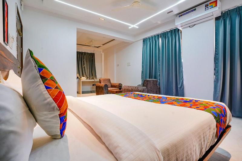 Fabhotel Crystal Inn image