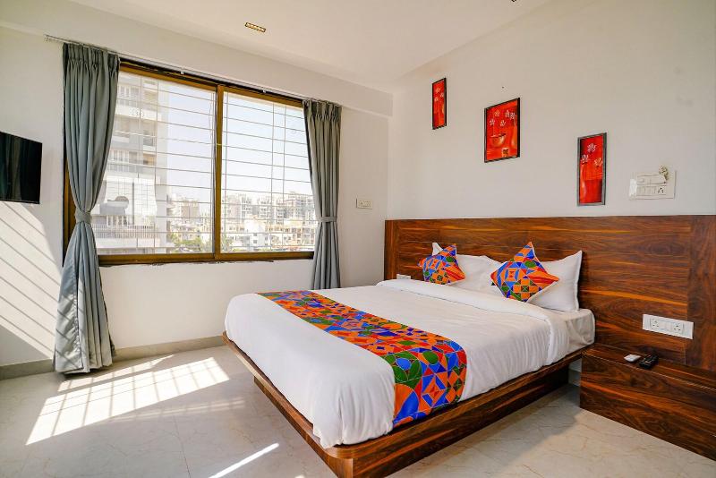 Fabhotel Crystal Inn image