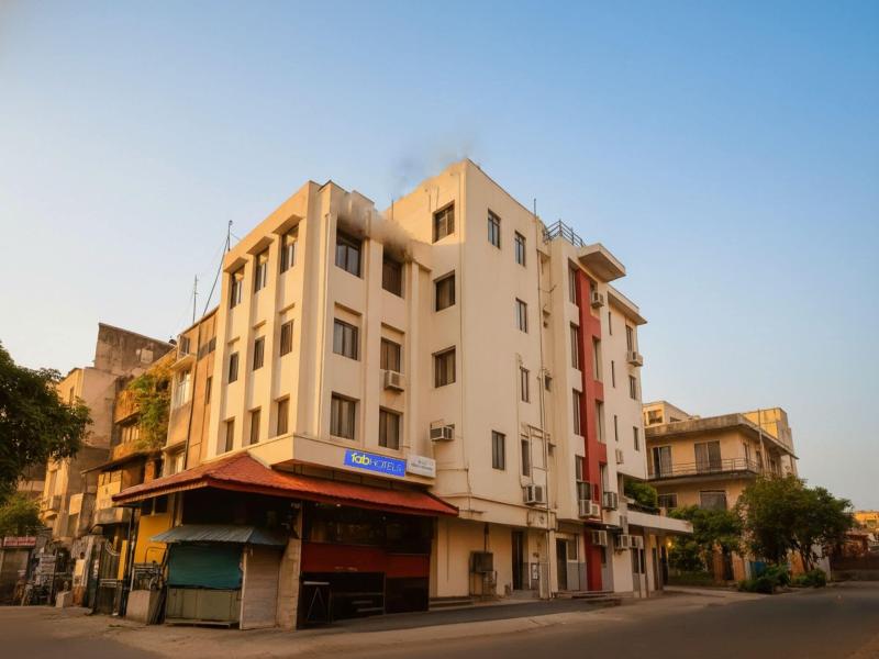 Fabhotel Blue Moon Home Stay image