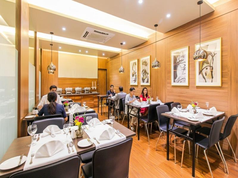 Fabhotel Rk International image