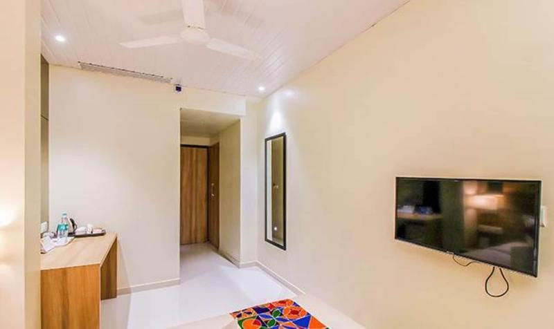 Fabhotel Rk International image