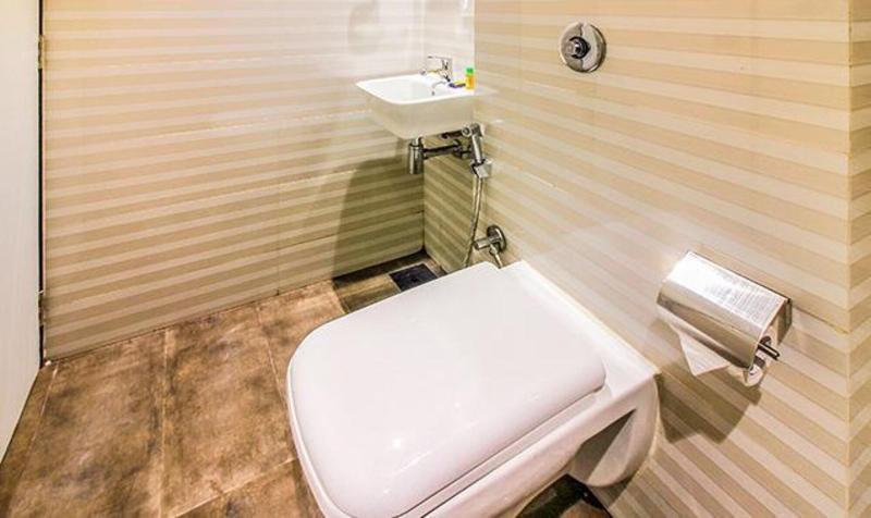 Fabhotel Rk International image