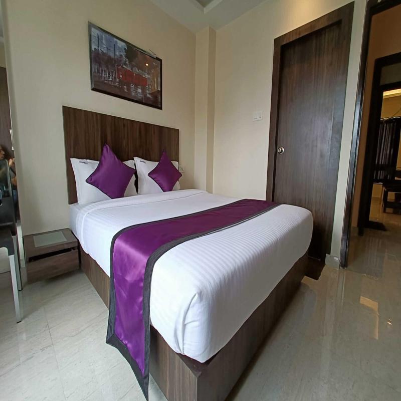 Hotel Sheldon Inn image