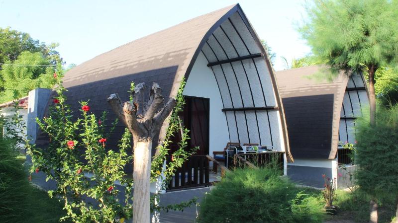 Nusa Indah Bungalows image