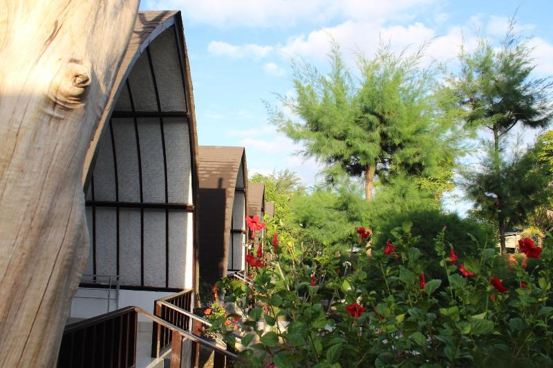 Nusa Indah Bungalows image