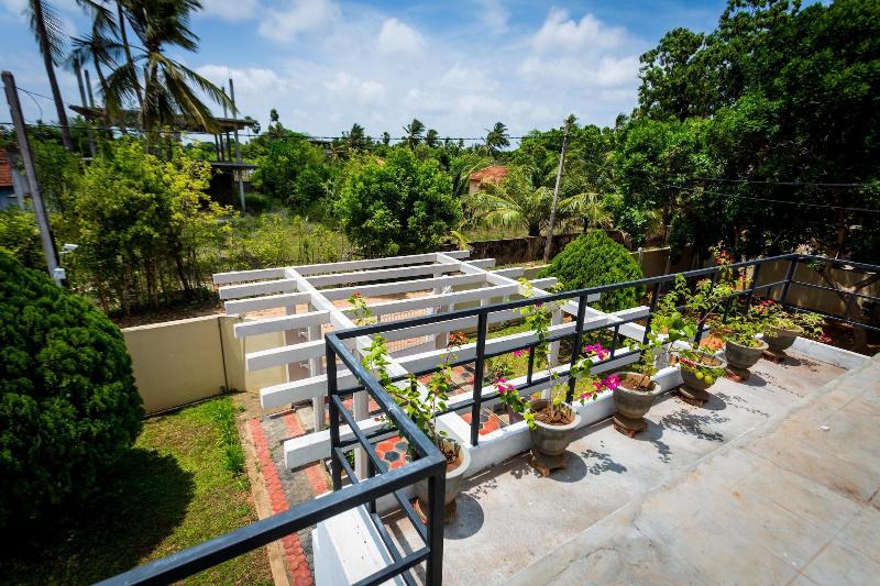 Dayanithi Guest House, Valikamam South