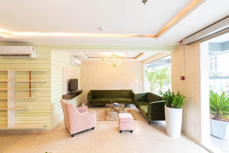 Staybird B Suite Business Hotel image