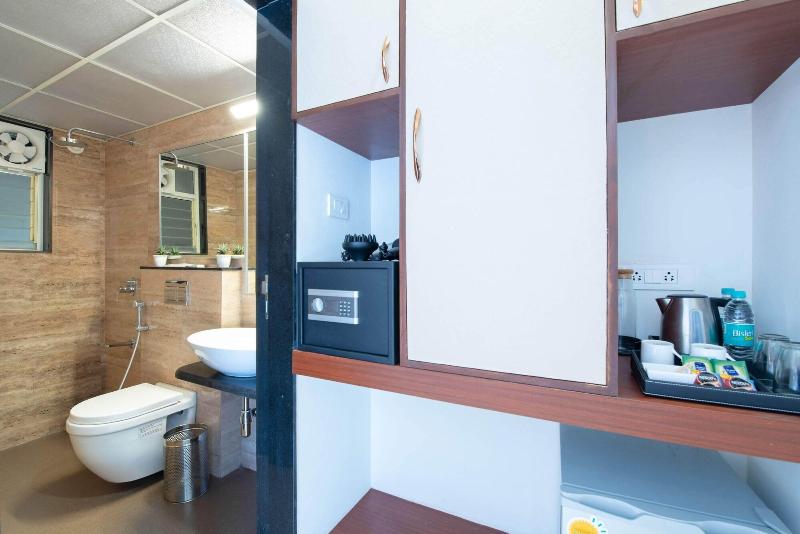 Staybird B Suite Business Hotel image