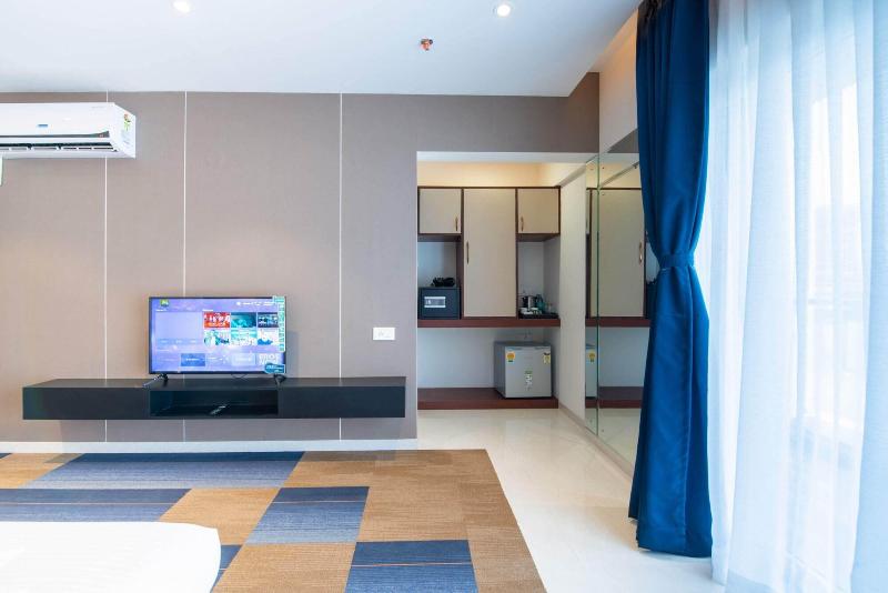 Staybird B Suite Business Hotel image