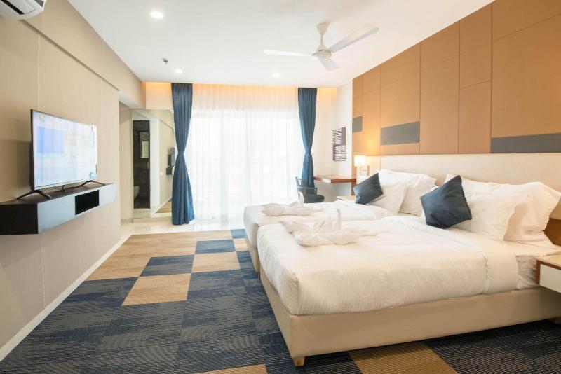 Staybird B Suite Business Hotel image
