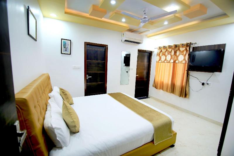 Hotel Subcity image