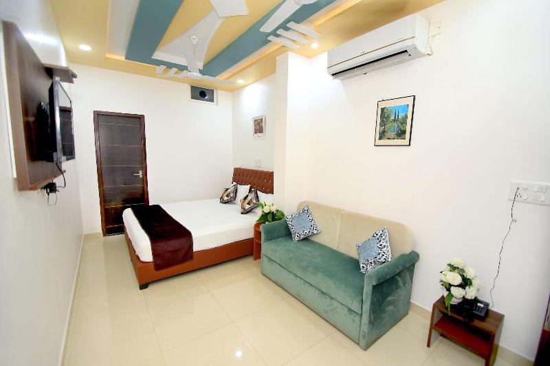 Hotel Subcity image