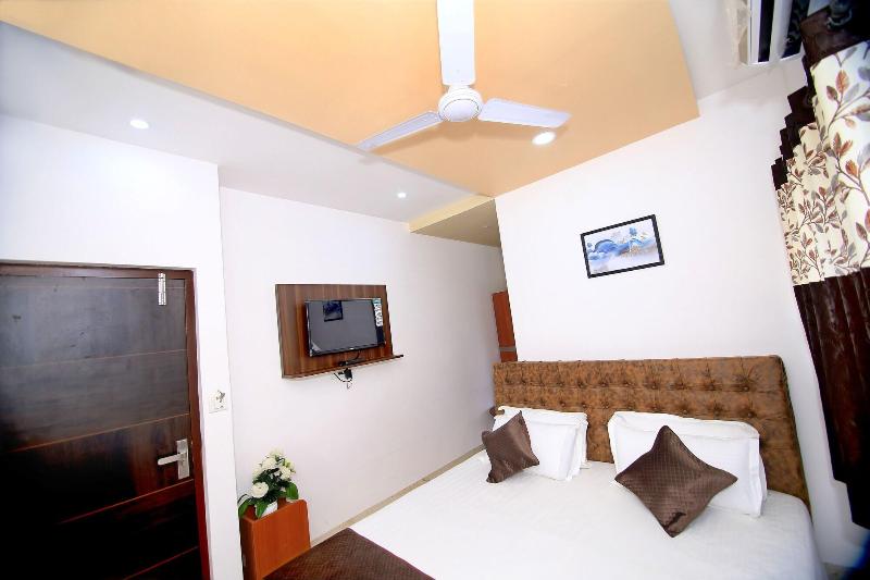 Hotel Subcity image