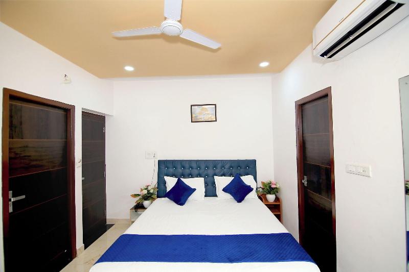 Hotel Subcity image