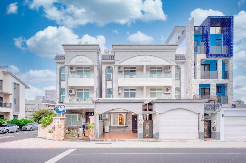 H Knock Knock Style Inn image