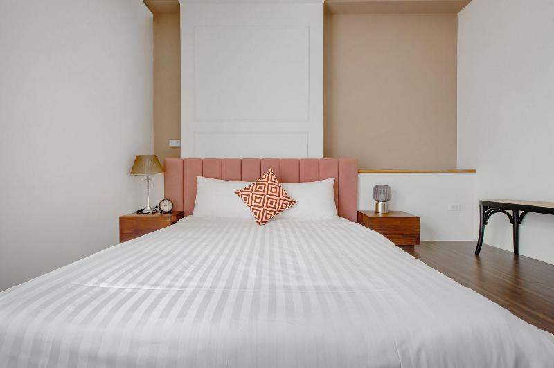 H Knock Knock Style Inn image