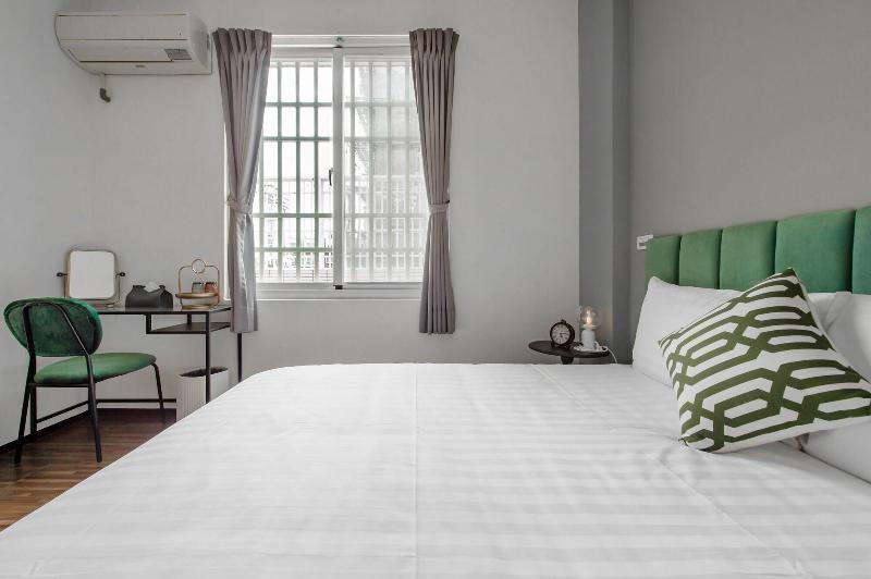 H Knock Knock Style Inn image