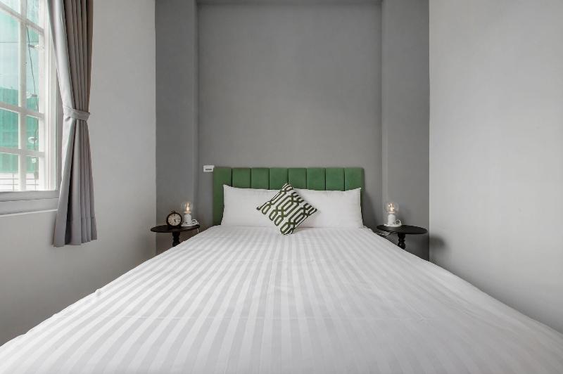 H Knock Knock Style Inn image