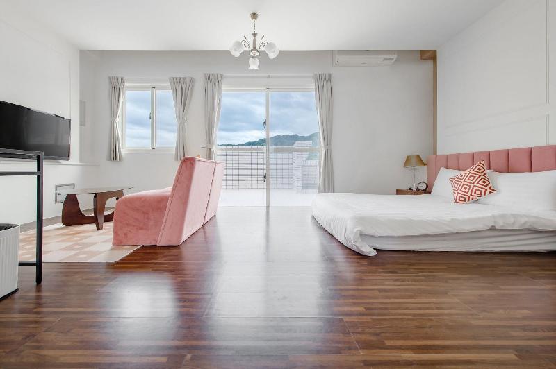 H Knock Knock Style Inn image