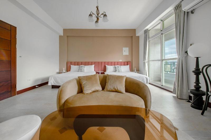 H Knock Knock Style Inn image