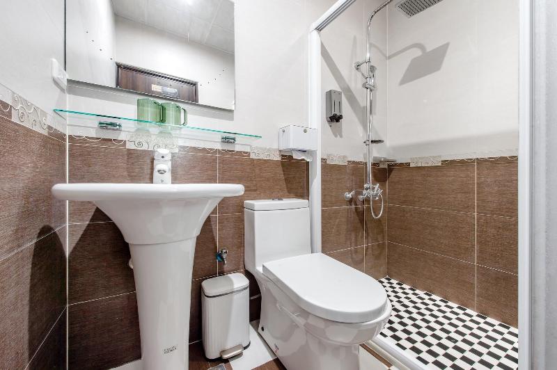 H Knock Knock Style Inn image