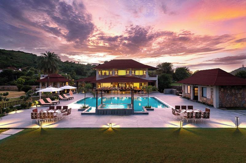 Sarasiruham Resort Private Pool Villa image