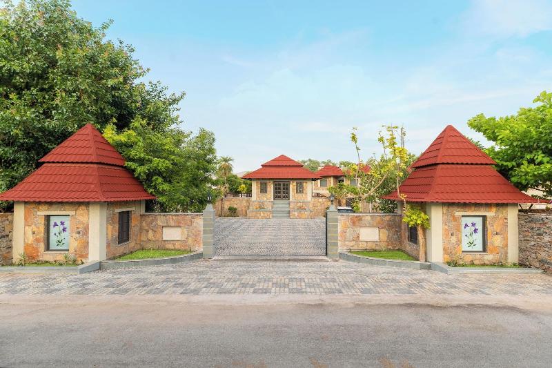 Sarasiruham Resort Private Pool Villa image